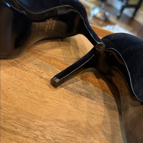Maje Brand Elegant Black Velvet Heels - Picture 10 of 10